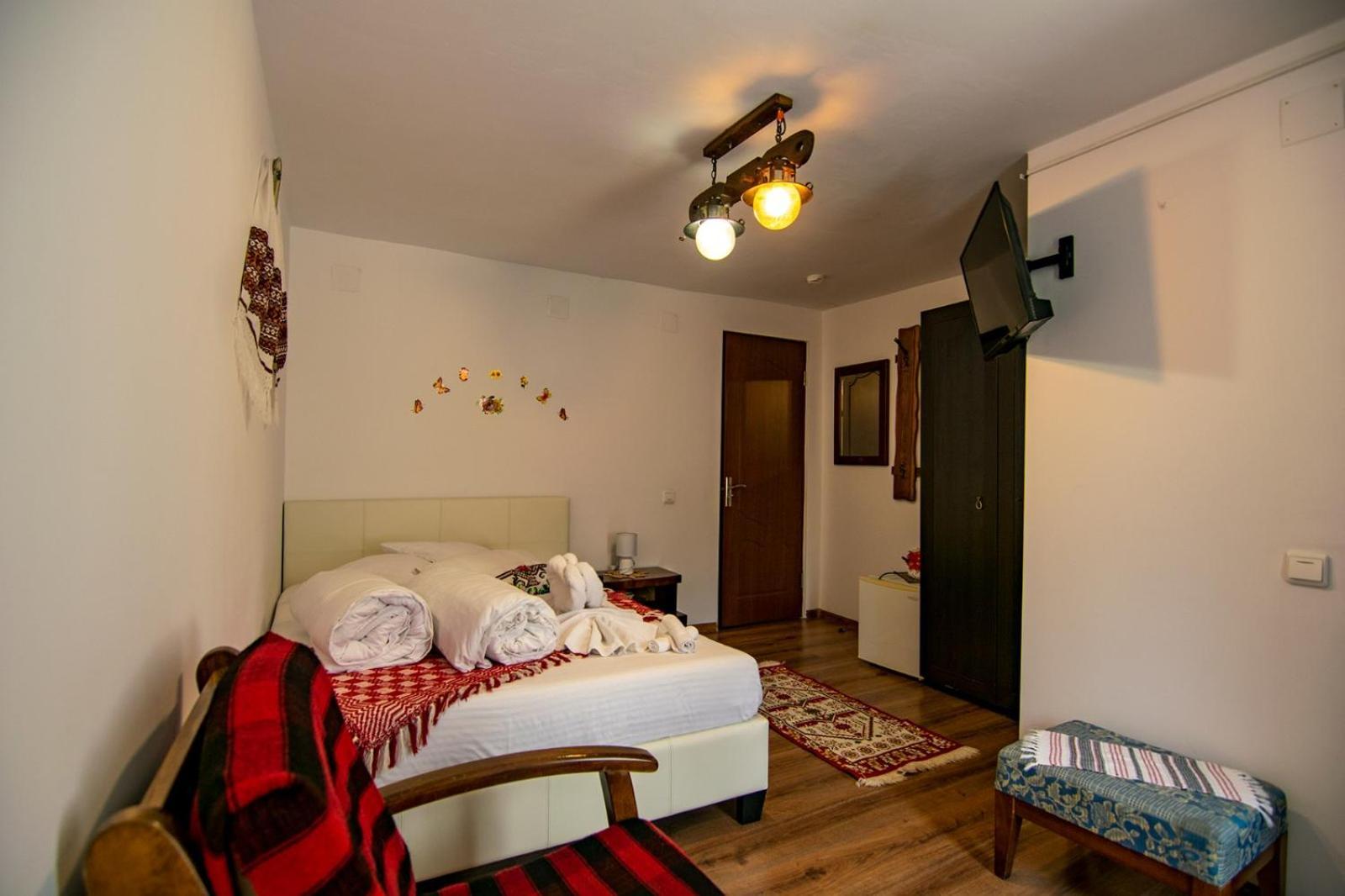 Vila Lacrima Izei Săcel Exteriér fotografie