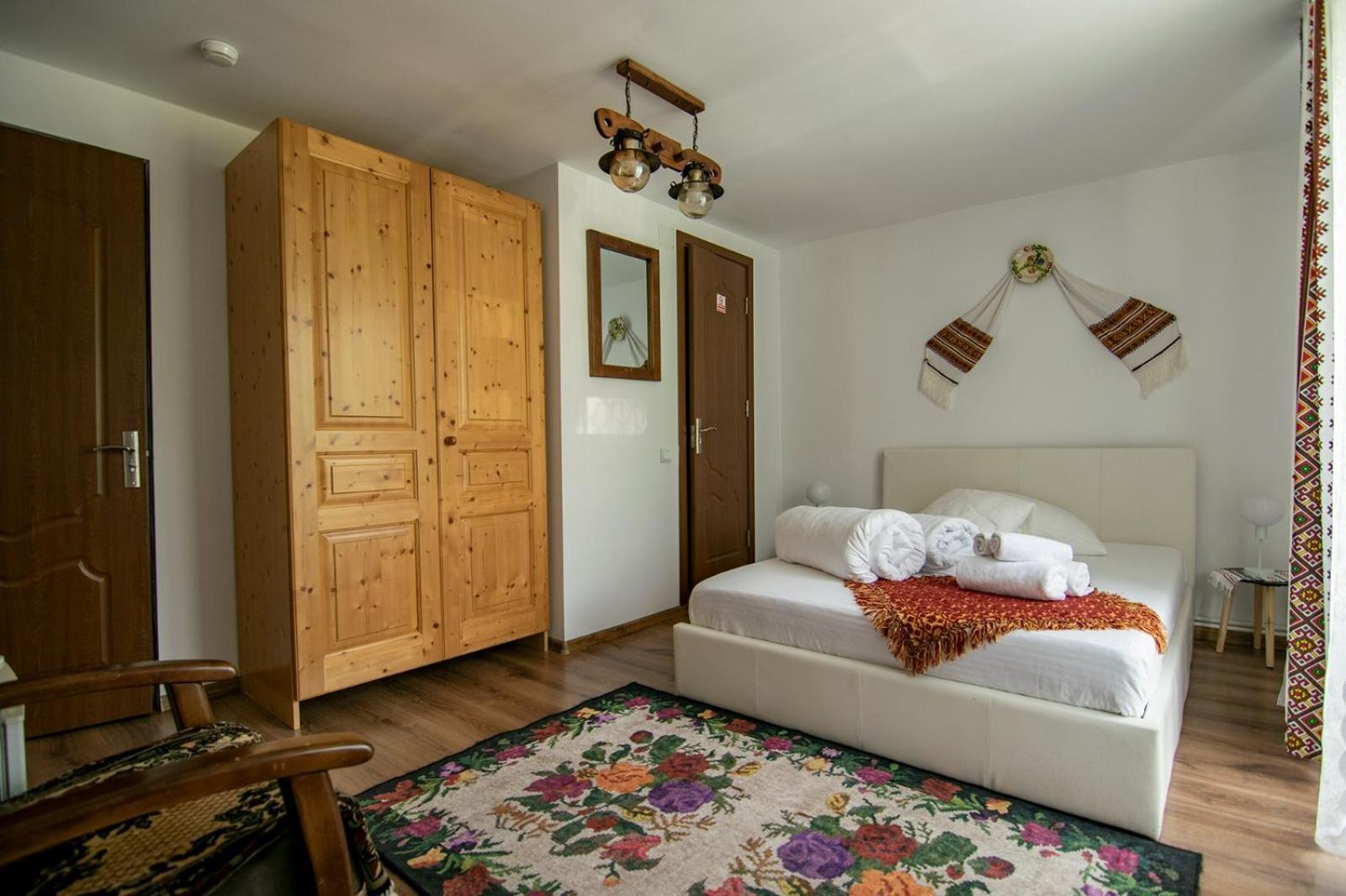 Vila Lacrima Izei Săcel Exteriér fotografie